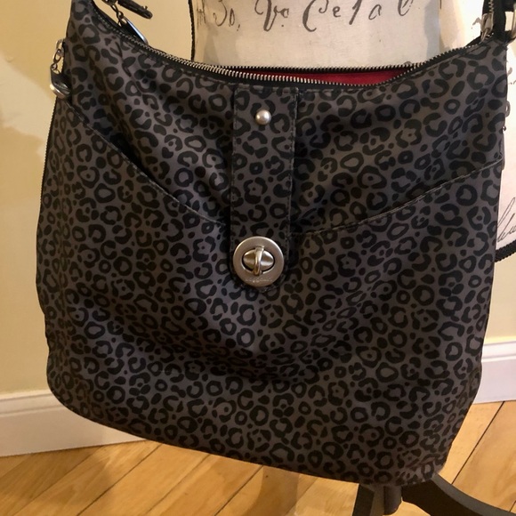 Baggallini Black Leopard Crossbody Bag - Picture 1 of 4